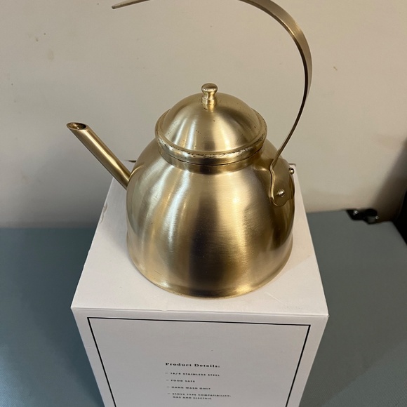 NEW ROSE & FITZGERALD BRUSHED GOLD KETTLE - Picture 1 of 3